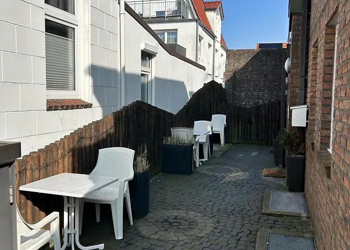 Haus Kiebitzsteert Kiebitzsteert, Strandflieder *